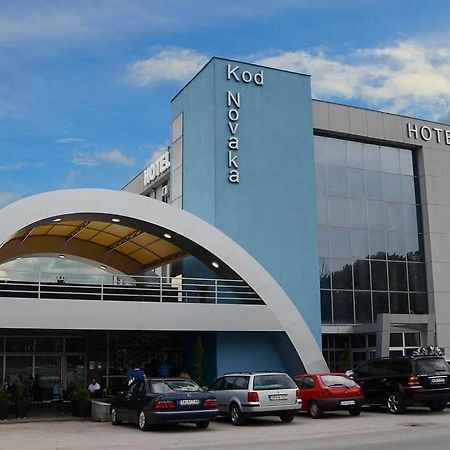Hotel Novak Zvornik Exteriör bild