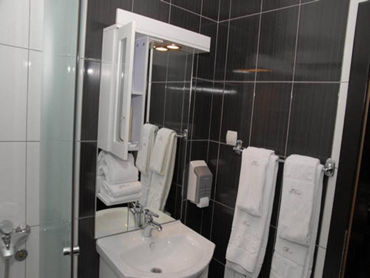 Hotel Novak Zvornik Rum bild